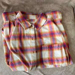 AÉROPOSTALE boyfriend cut flannel shirt